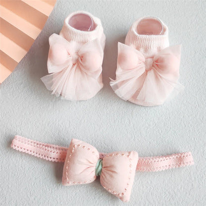 Adorable baby girl accessories: lacy hair bow and comfy cotton socks for 0-12 months