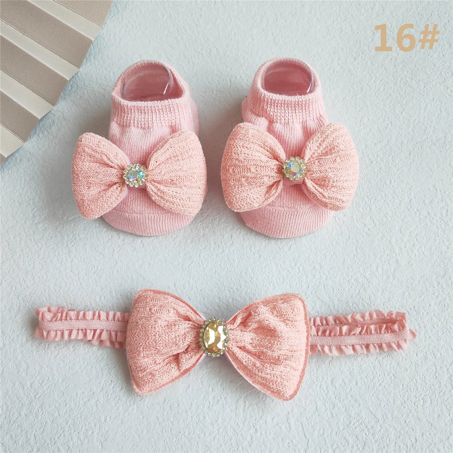 High-quality cotton blend baby socks in pink, perfect for a baby girl 0-12 months
