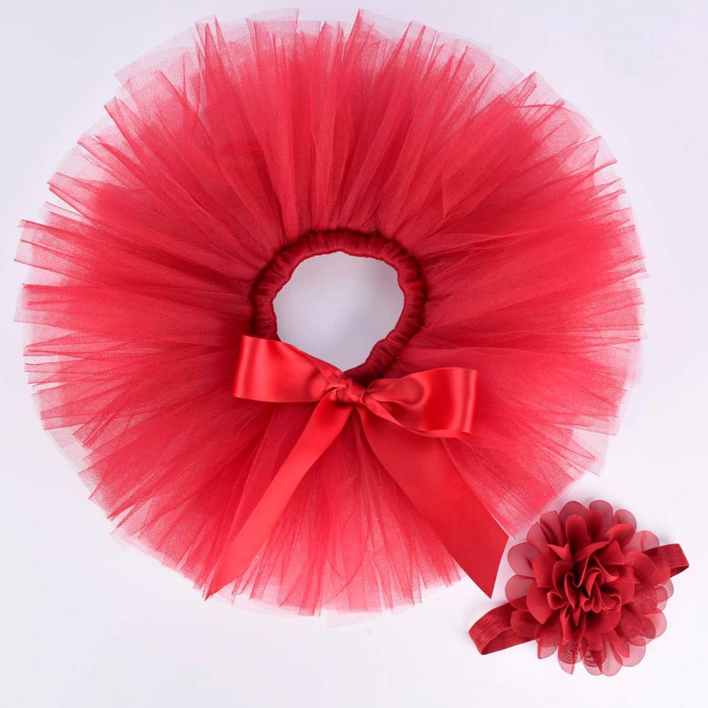 Baby girl's pink princess tutu set with an elastic skirt and a cute headband accessory.