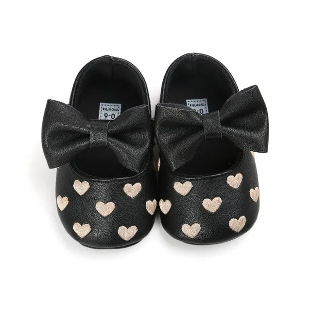 Everyday baby girl moccasins, pink with heart design, soft prewalker crib shoes for infants
