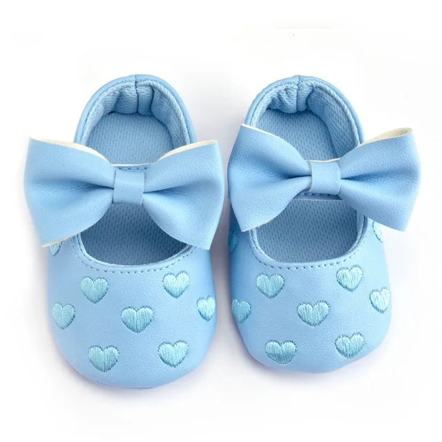 Gift set idea: adorable baby girl heart moccasins, soft crib shoes with a cute bow