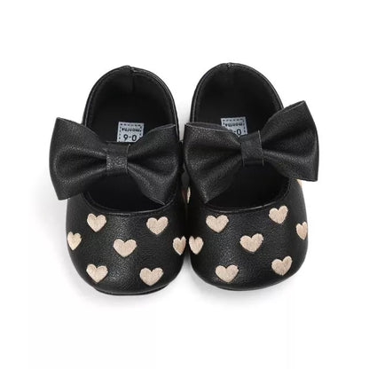 All season baby girl moccasins, pink with heart print and bow fringe, newborn crib shoes