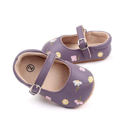 Lightweight baby sandals with elegant flower embroidery, summer ready