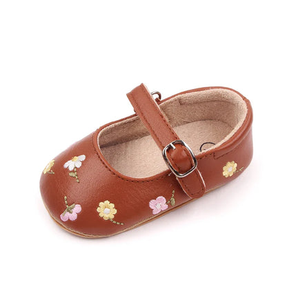 High-quality baby girl's sandals with durable embroidered flower design