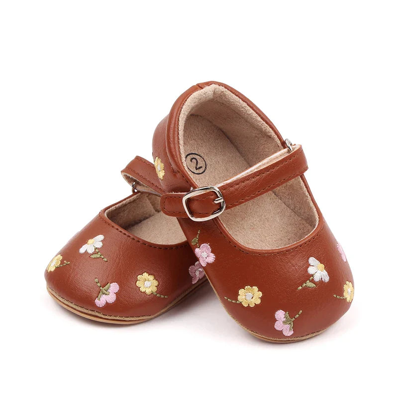 Pink embroidered flower baby sandals, a delightful option for young girls