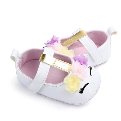Soft sole baby girl flower shoes, pre-walking design for comfort and style.