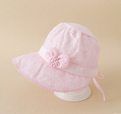 Cute princess lace sun hat for baby girls, featuring delicate floral patterns.