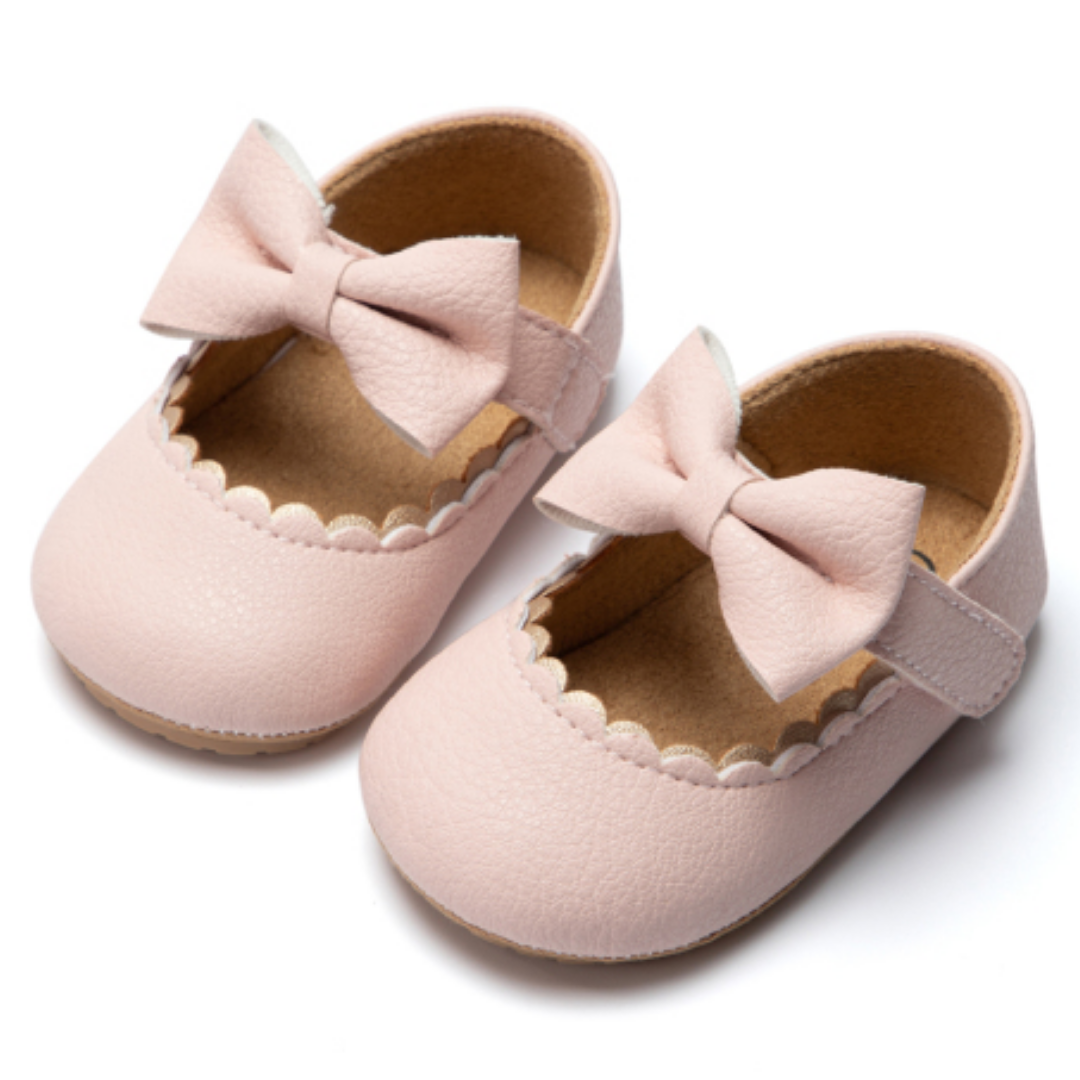 Infant girl fashion flats: soft sole, anti-slip first walker shoes with bowknot