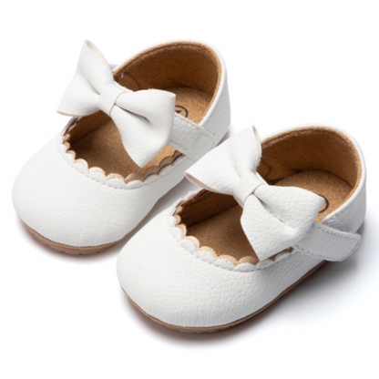 Comfortable baby girl first walker shoes, soft sole with an elegant bowknot design