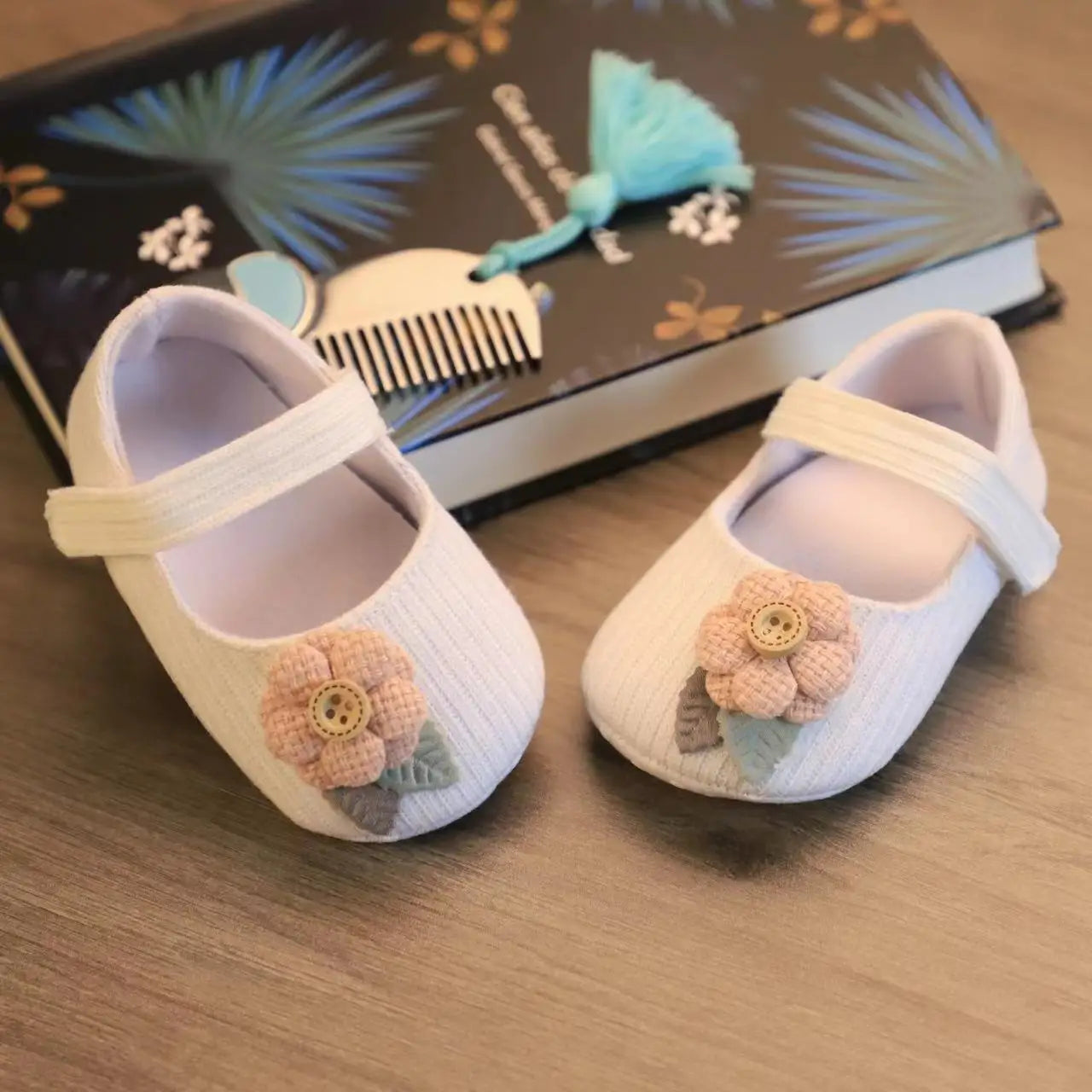 Cute princess baby girl soft sole knitted shoes, flower accent, perfect for toddlers' first steps