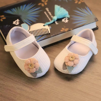 Cute princess baby girl soft sole knitted shoes, flower accent, perfect for toddlers' first steps