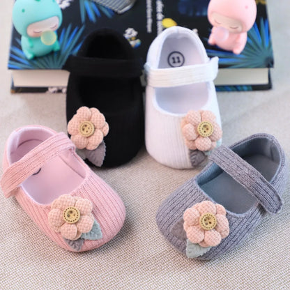 Light pink baby girl soft sole princess shoes, knitted, flower design, infant walking footwear