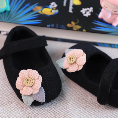 Soft sole knitted baby girl shoes with flower, princess style, perfect for new walkers