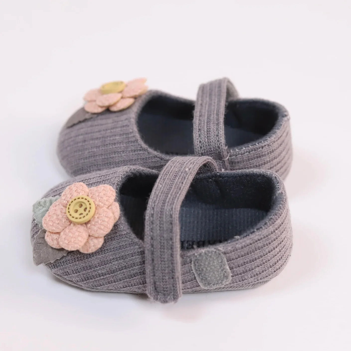 Adorable baby girl soft sole princess shoes, knitted material, perfect first walker footwear