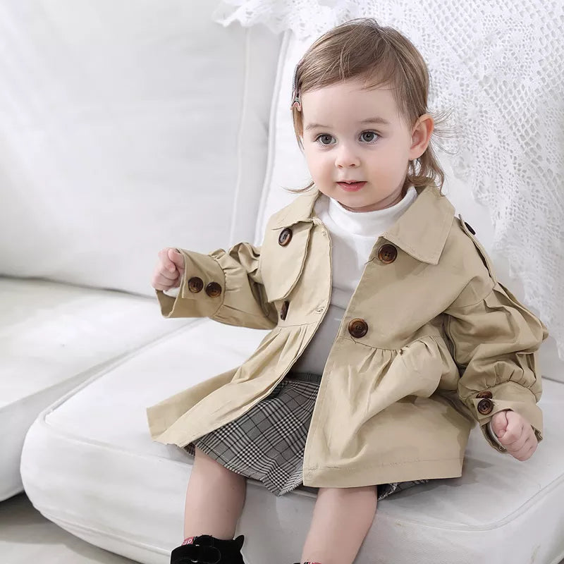 Stylish baby girl cotton trench coat, a must-have broadcloth jacket for autumn.