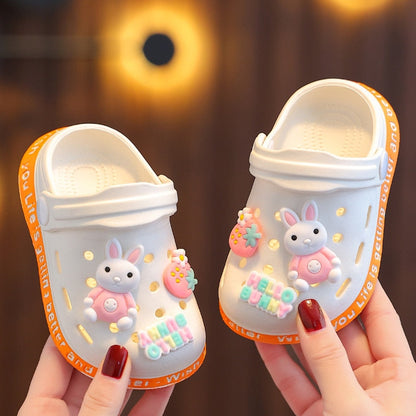 Promotional image of non-slip soft baby sandals, emphasizing their easy-to-clean and waterproof features.