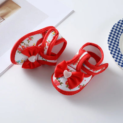 Baby girl non-slip first walker shoes, soft sole, princess design, with a fancy bow and hook loop
