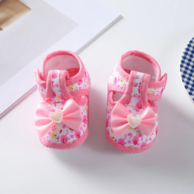 Infant girl princess shoes, first walker, soft sole, non-slip, adorned with a delicate bow tie