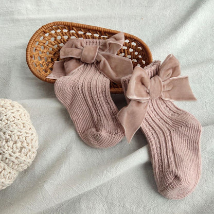 Assorted baby girls' warm ankle socks, various colors, big bows, high-quality cotton blend, toddler clothing essential.