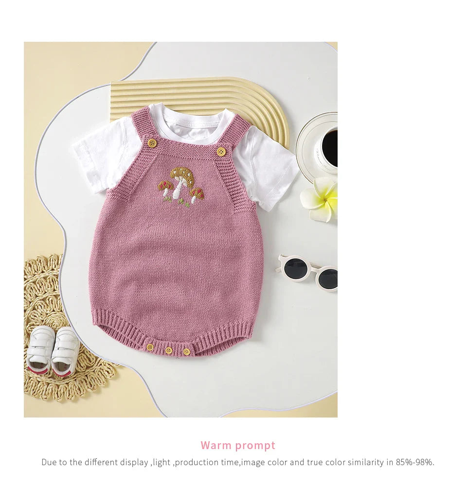 Comfortable and chic sleeveless knit baby bodysuit for girls, a newborn essential.