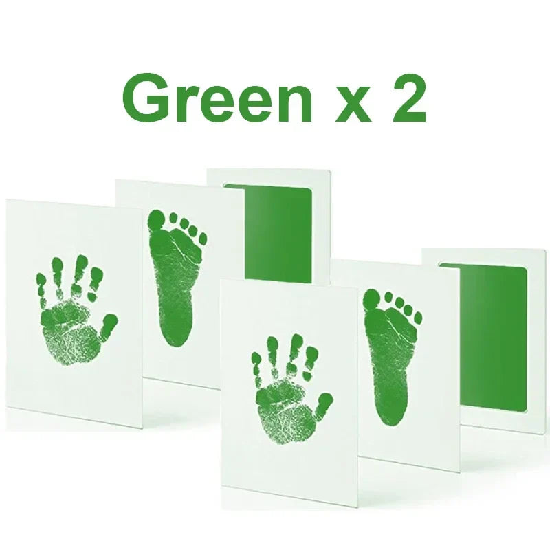 Packaging of the inkless handprint & footprint kit, ideal for newborn souvenir