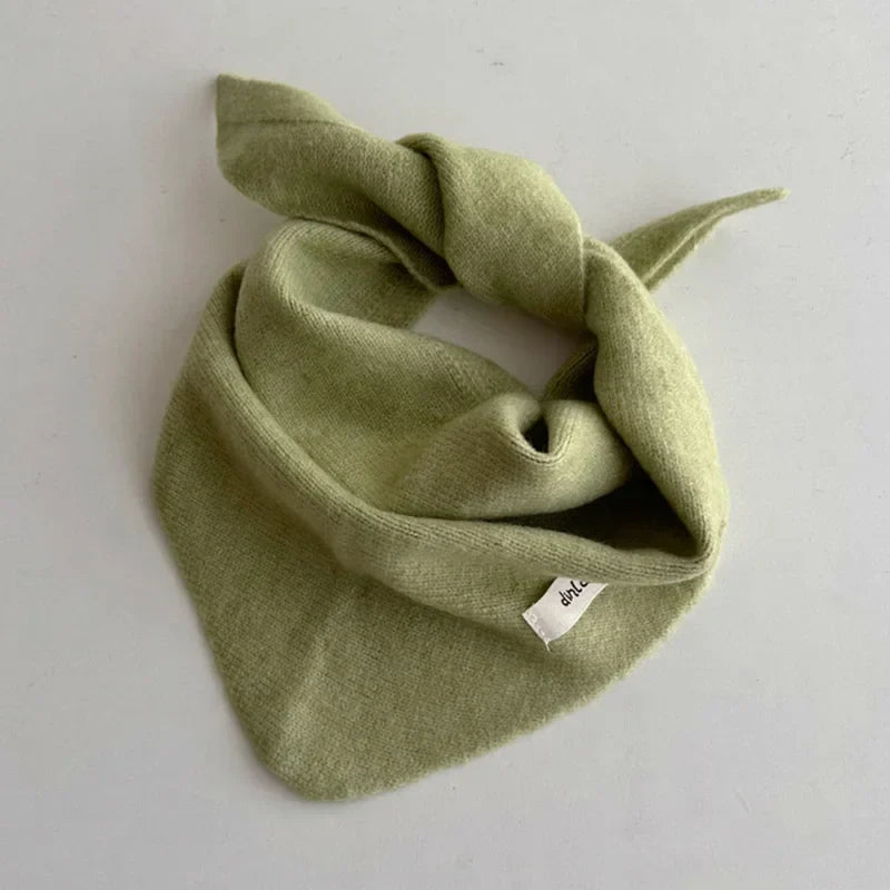 Infant triangle scarf, knitted from soft yarn, cashmere-feel, comfortable neckwear.