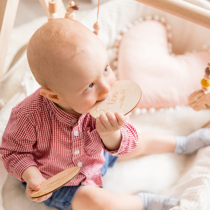 Baby monthly milestone wooden cards with 'One Month' displayed, perfect for newborn photography