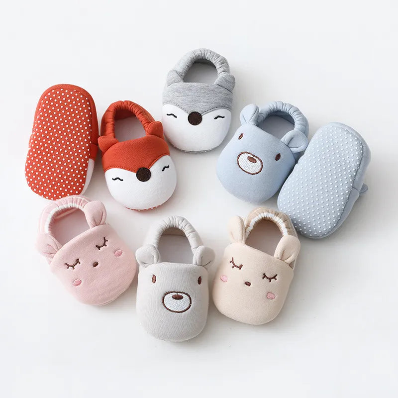 Baby non-slip floor shoes for toddlers with cute brown bear animal print, soft sole, cotton construction
