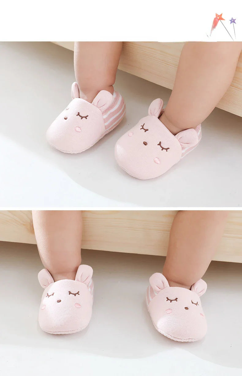 Baby non-slip cotton indoor shoes, vibrant cheetah animal print, easy buckle fastening