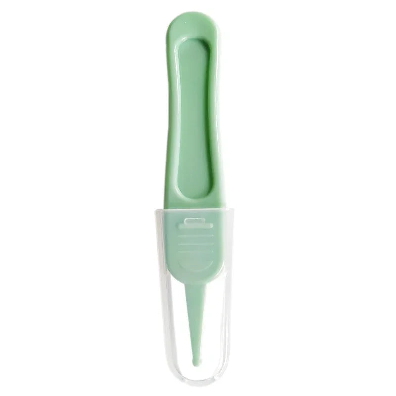 User-friendly baby nose cleaning tweezer tool for quick and easy infant nasal cleaning.