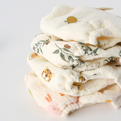 Set of reusable cotton training pants, machine washable and absorbent for babies