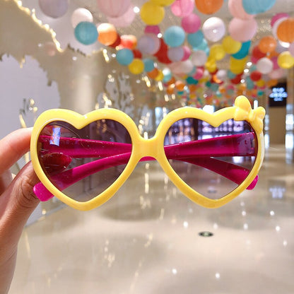 Cute baby anti-radiation shades, providing excellent UV protection.