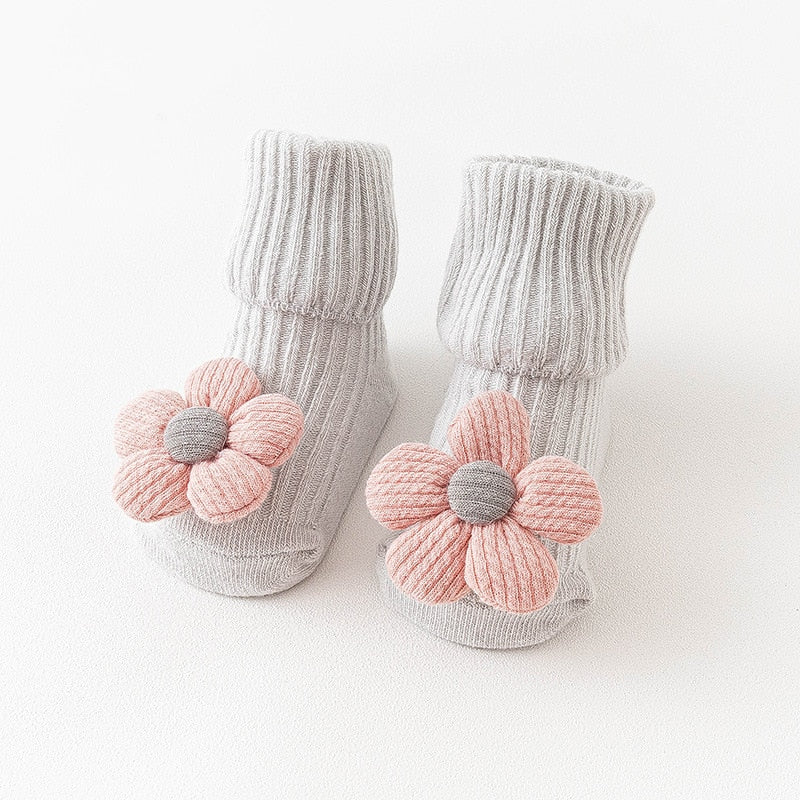 High-quality cotton blend animal anti-slip long socks, designed for infant and toddler comfort.