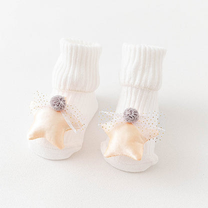 Toddler socks: Cute animal-themed anti-slip long socks, ideal for playful little feet.