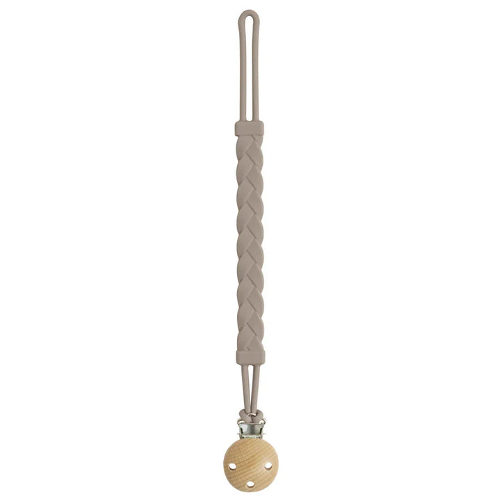 Newborn essential: durable silicone pacifier clip, securely attaches soothers.