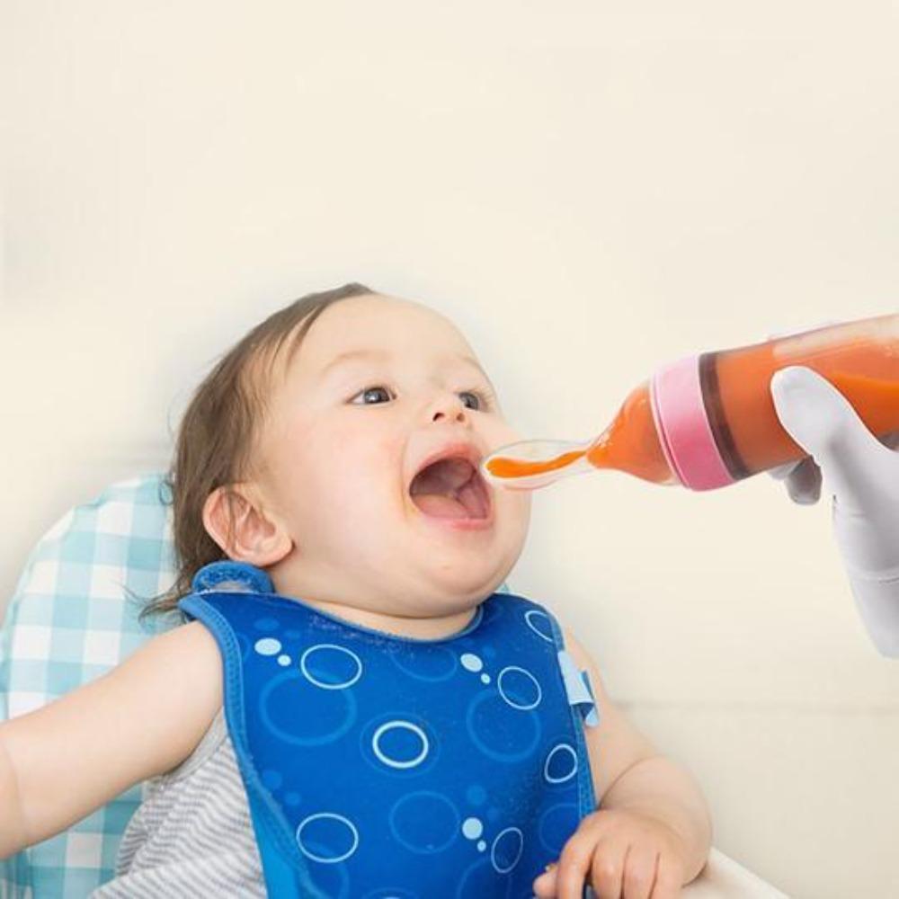 Baby mealtime solution: squeeze bottle with spoon for cereals, ensuring controlled portions
