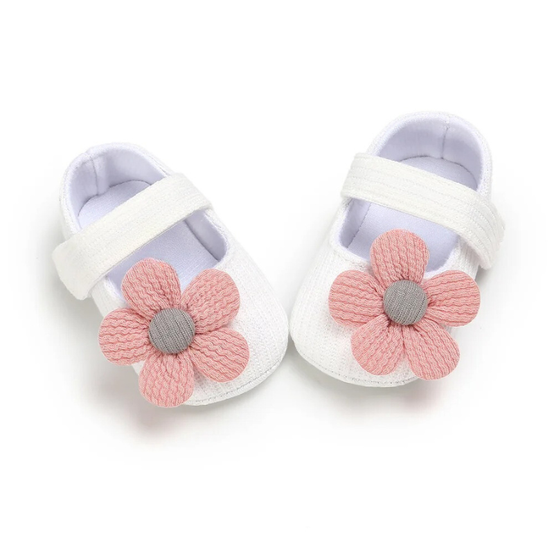 Comfortable baby shoes for boys and girls, featuring soft sole and breathable, anti-slip design.