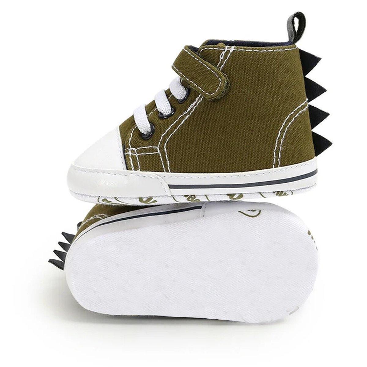 Comfortable and safe soft sole anti-slip pre-walker shoes for baby's first steps