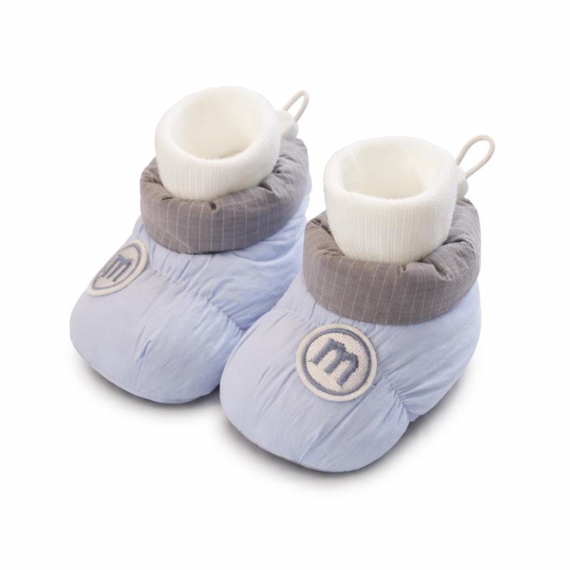 Warm toddler shoes: soft sole, fleece-lined, unisex baby first walking shoes for comfort.