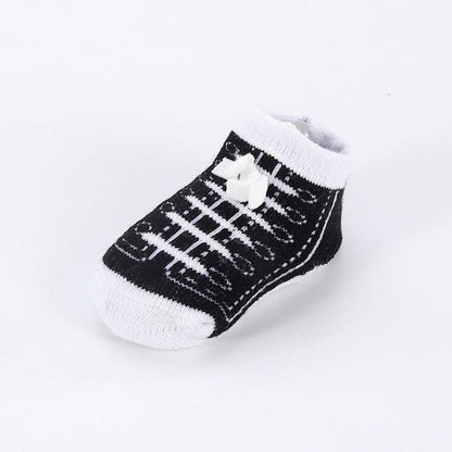 Comfortable baby clothing: black and white sports shoe design infant socks for everyday wear