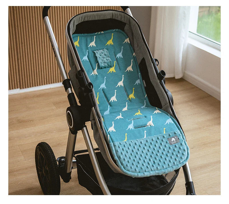 Patterned baby stroller cushion, breathable cotton, keeps your baby comfortable and cool.