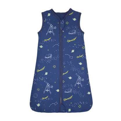 Lightweight baby sleep cover, 100% cotton, designed for summer, ensuring baby comfort and preventing kicks.