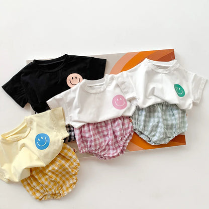 Comfortable cotton blend baby unisex smile face tee and plaid shorts for infants