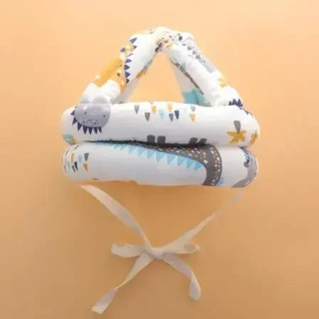 Soft helmet for babies, designed to absorb impact during falls and bumps, anti-collision