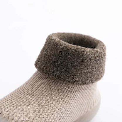 Baby soft sole winter shoes, breathable knit, anti-slip base