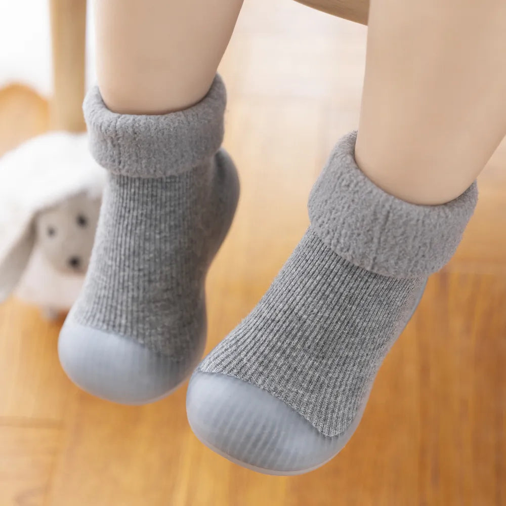 Newborn cozy knitted shoes, soft sole flexibility, anti-skid
