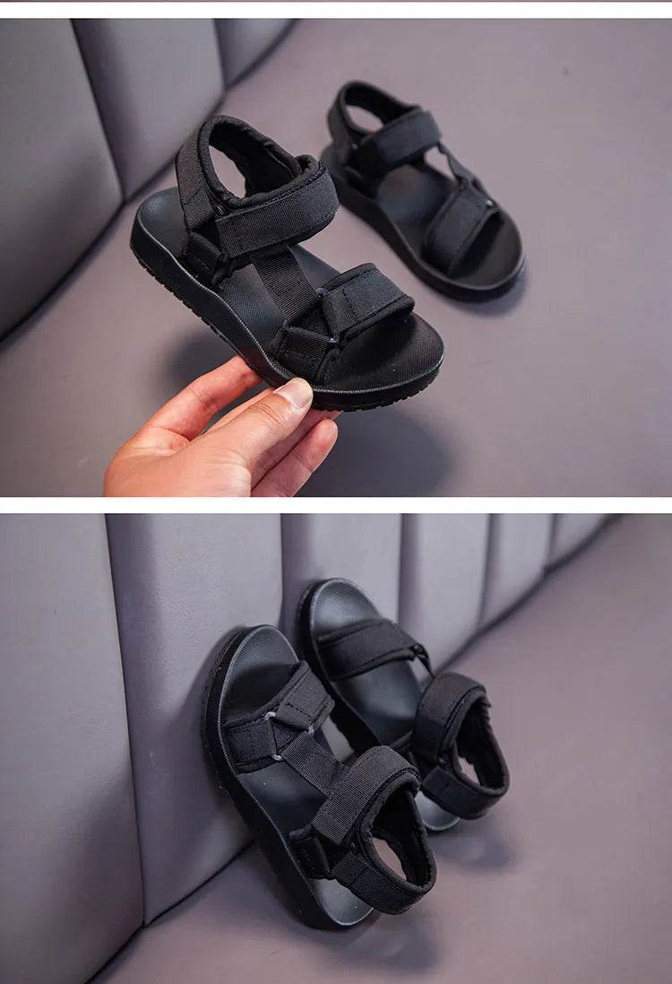 Stylish boys' summer sandals in canvas, offering excellent breathability and easy on/off design