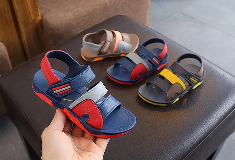 Kids' non-slip summer footwear, camo casual sandals, hook & loop, ideal for boys on the go