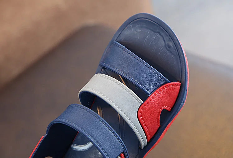Kids' non-slip sport sandals, blue with white accents, hook & loop, ideal for summer activities
