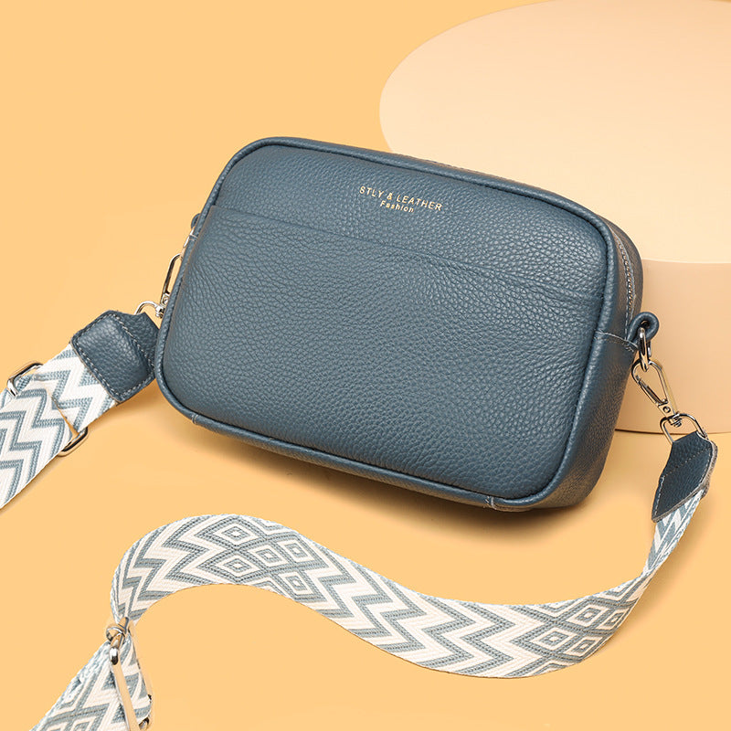 Chic and comfortable women's crossbody shoulder bag, perfect for everyday wear and style.